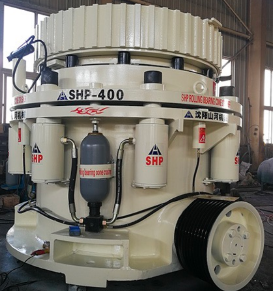 广东多缸液压圆锥破碎机：破碎的工业设备